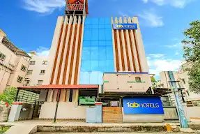 FabHotel Emara Grand